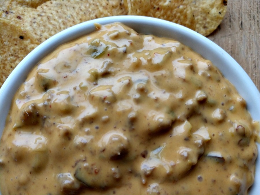 slow cooker beef queso dip 