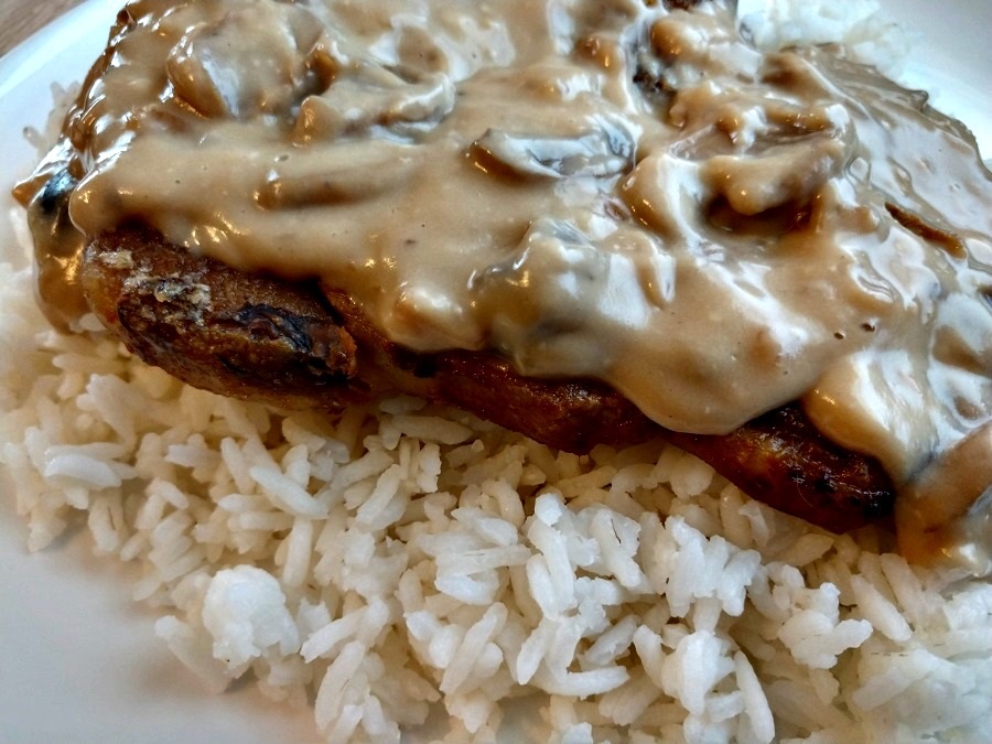 slow cooker pork chops with mushroom and onion gravy
