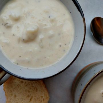 white cheddar cauliflower soup