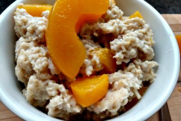 slow cooker peaches and cream oatmeal