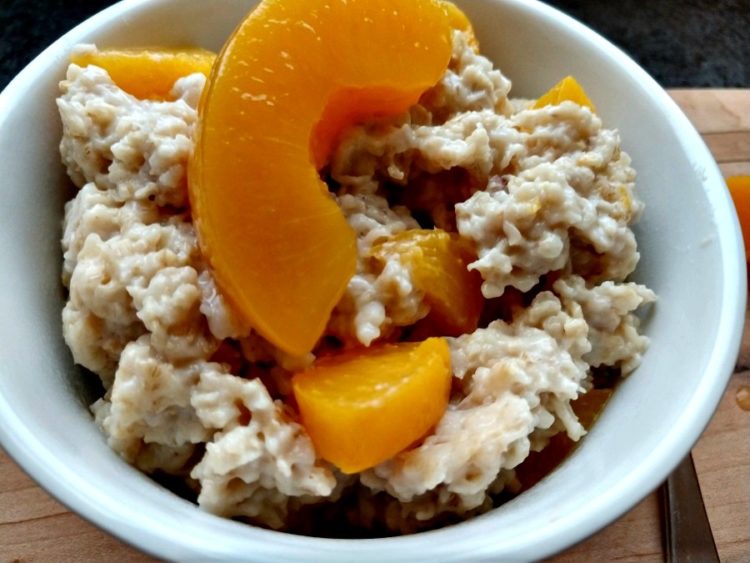 slow cooker peaches and cream oatmeal