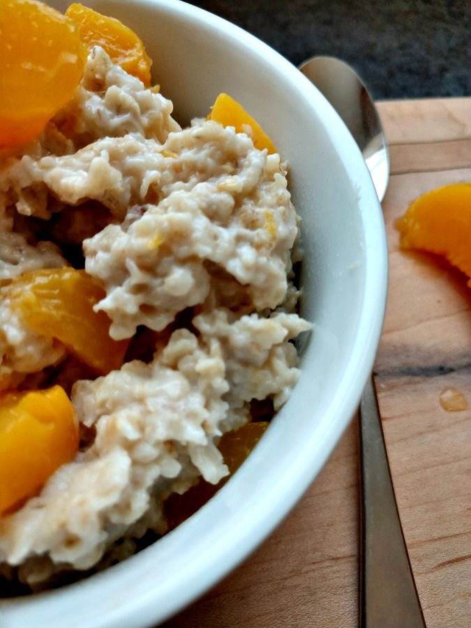 slow cooker peaches and cream oatmeal 