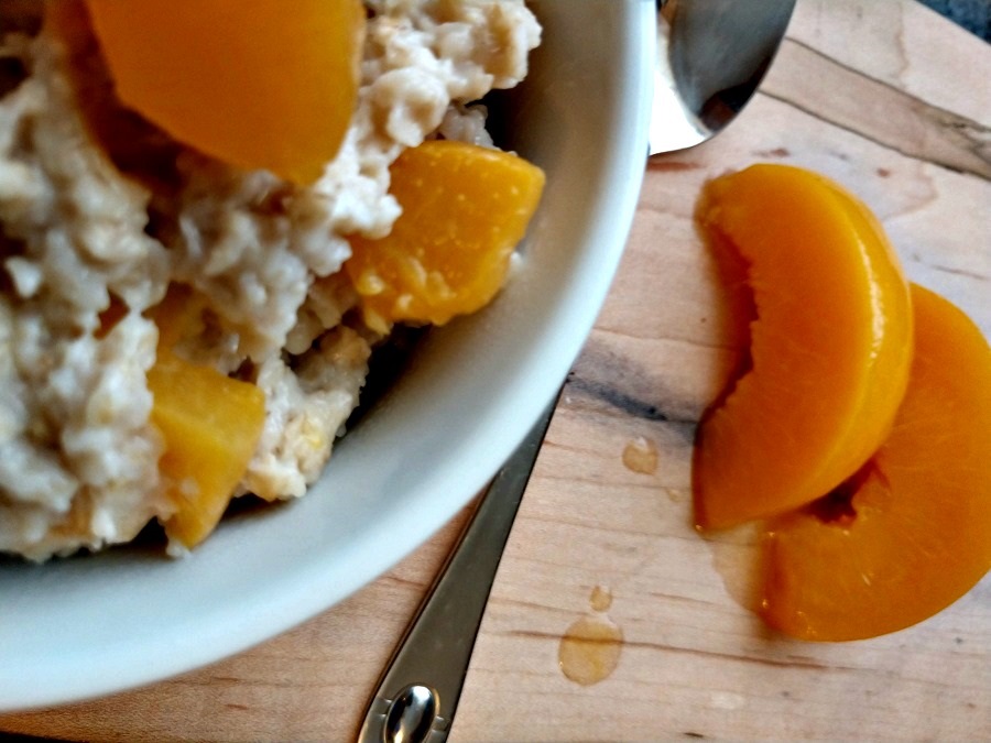 slow cooker peaches and cream oatmeal 